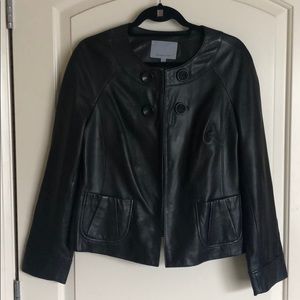 Classified entier leather jacket.